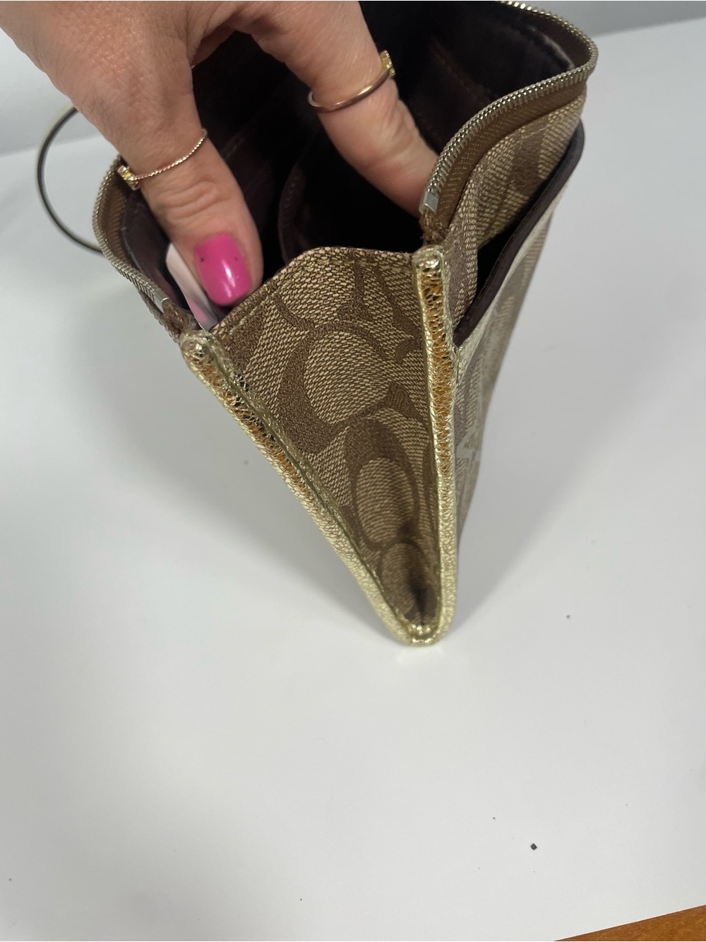 Coach Gold Metallic Pop Star Print Signature Wristlet EUC - Picture 10 of 15
